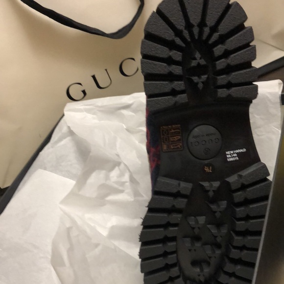 Gucci NWT. Holiday special $779 - Picture 5 of 6